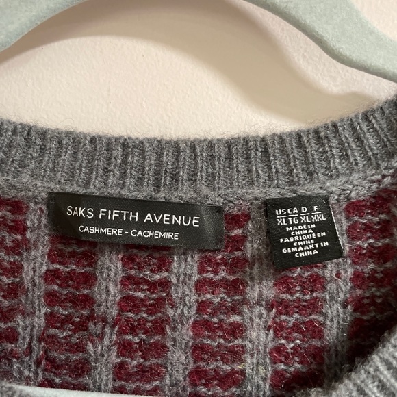 Saks Fifth Avenue Mens Cashmere Maroon Gray Print Sweater Size XL - Picture 2 of 5